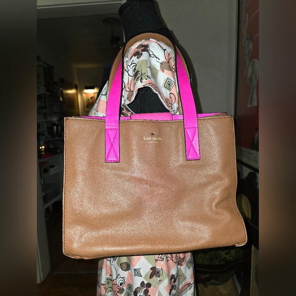 LEATHER KATE SPADE PURSE HANDBAG. SEE PICS FOR MEASUREMENTS AND SCUFFS ON CLOSUR - Picture 1 of 8